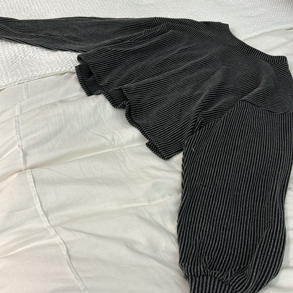 Ribbed Cropped Stripe Sweater - Picture 3 of 6